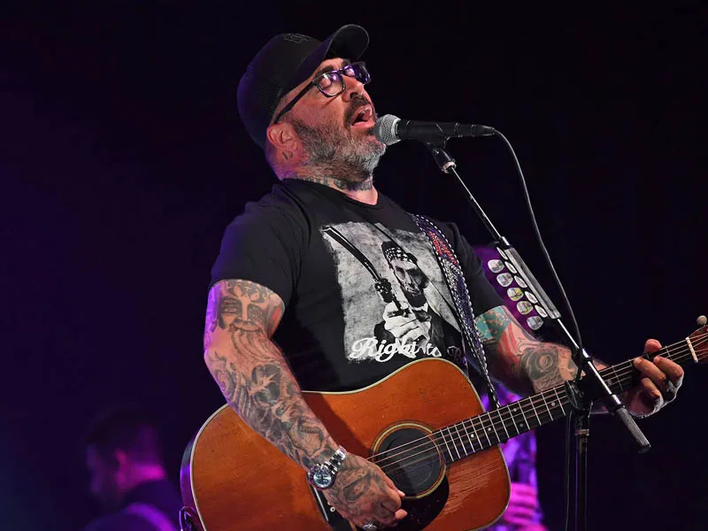 Aaron Lewis and The Stateliners