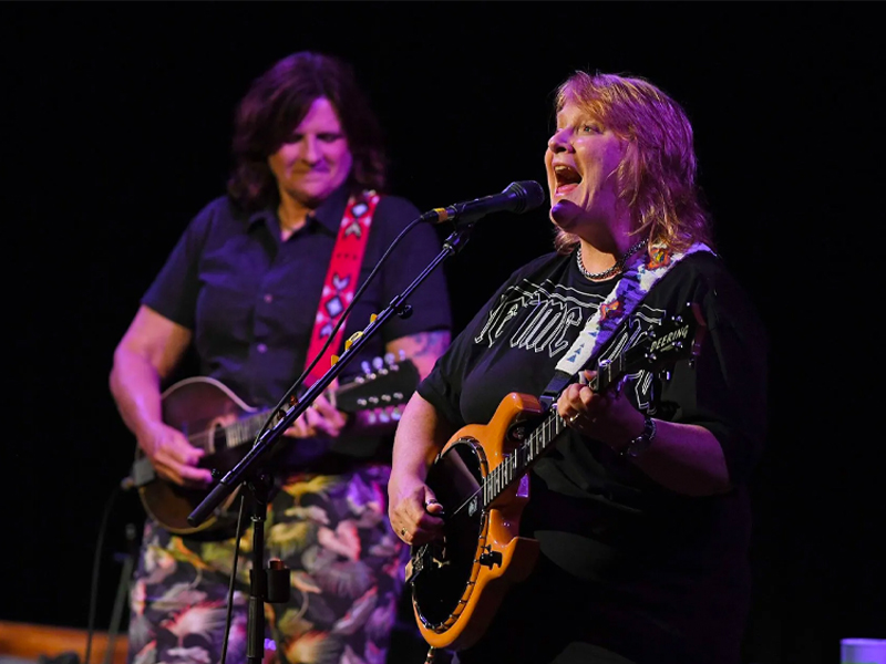 Indigo Girls Tickets 15th April Johnny Mercer Theatre